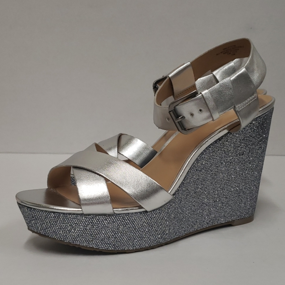 Nine West 5" platform silver glitter 10M for prom!